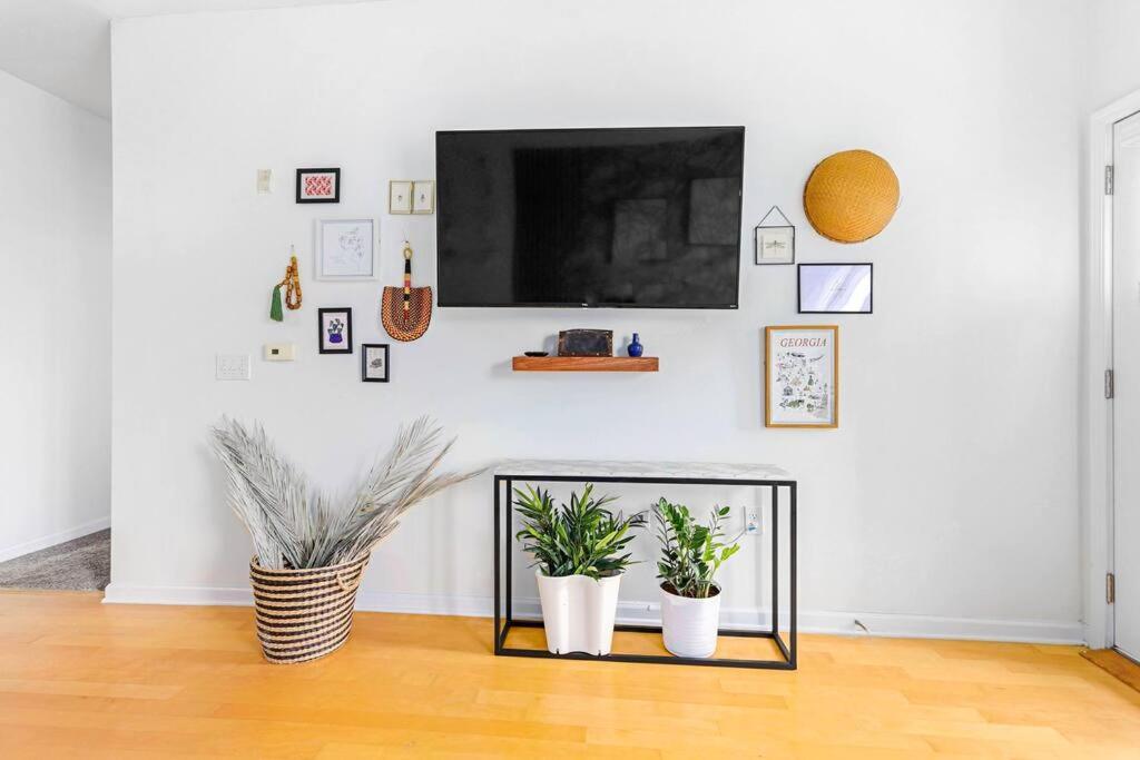 Entire Condo - Urban Safari In The Heart Of Atl Атланта Екстериор снимка