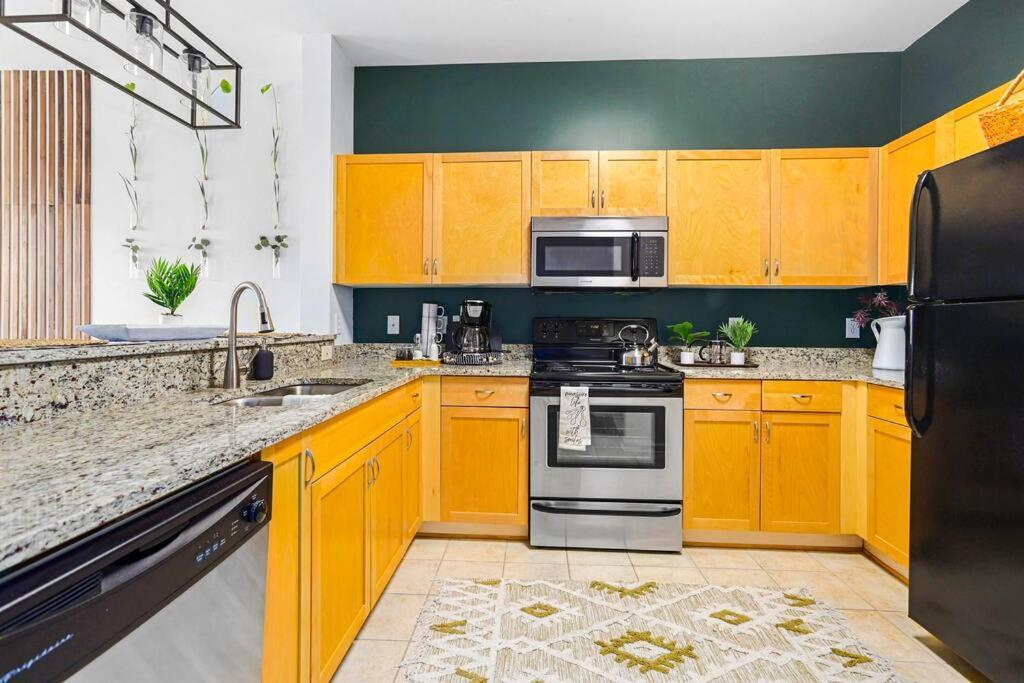 Entire Condo - Urban Safari In The Heart Of Atl Атланта Екстериор снимка